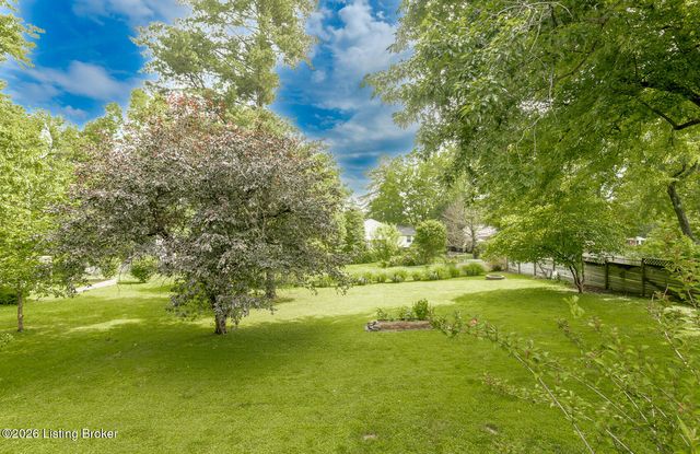 1013 Forest Ln, Goshen, KY 40026