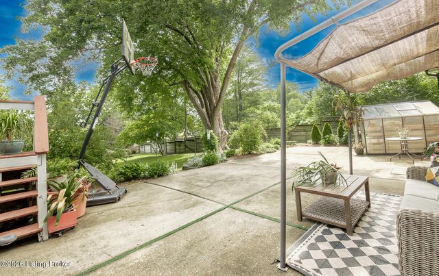 1013 Forest Ln, Goshen, KY 40026