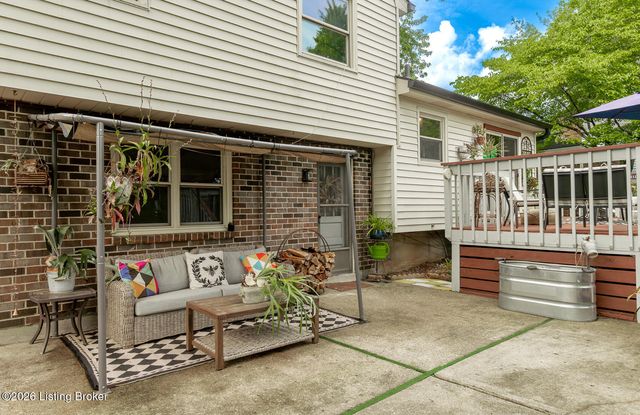 1013 Forest Ln, Goshen, KY 40026