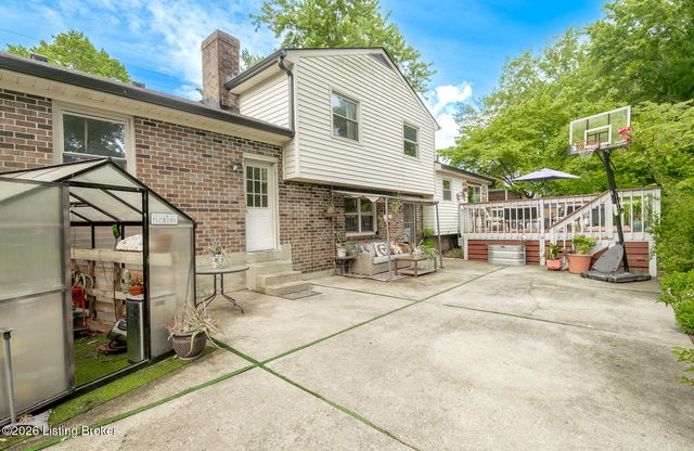 1013 Forest Ln, Goshen, KY 40026
