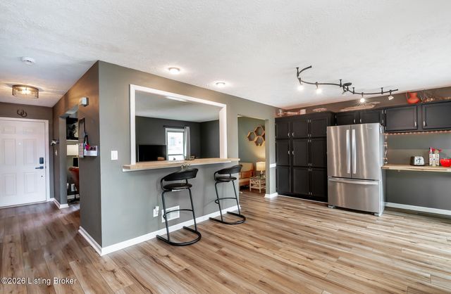 1013 Forest Ln, Goshen, KY 40026