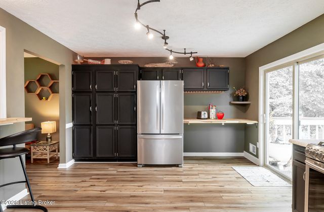 1013 Forest Ln, Goshen, KY 40026