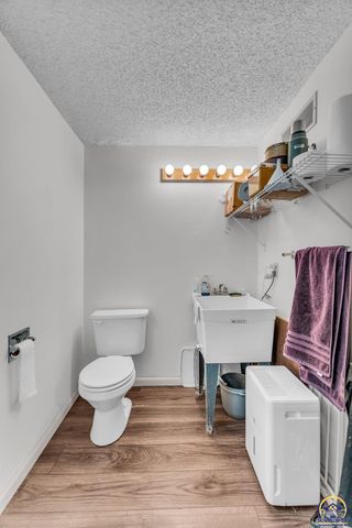 4209 SW 35th TER, Topeka, KS 66614