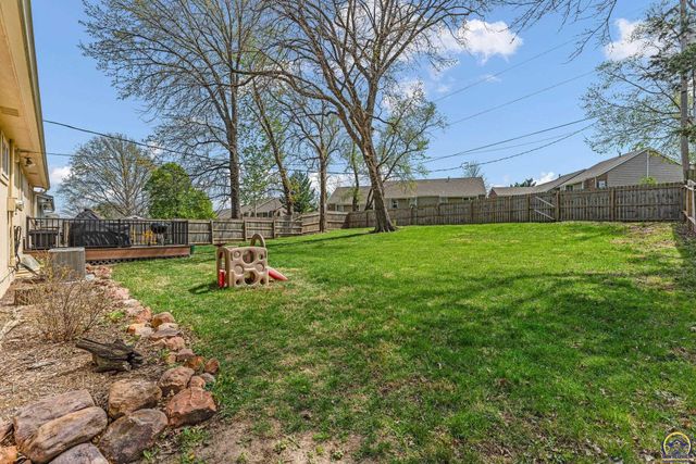 4209 SW 35th TER, Topeka, KS 66614