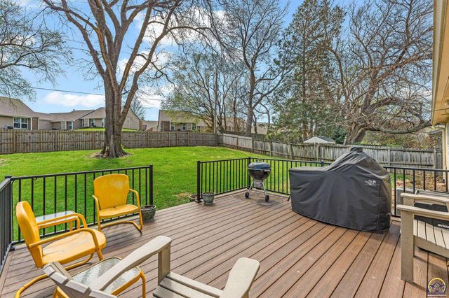 4209 SW 35th TER, Topeka, KS 66614