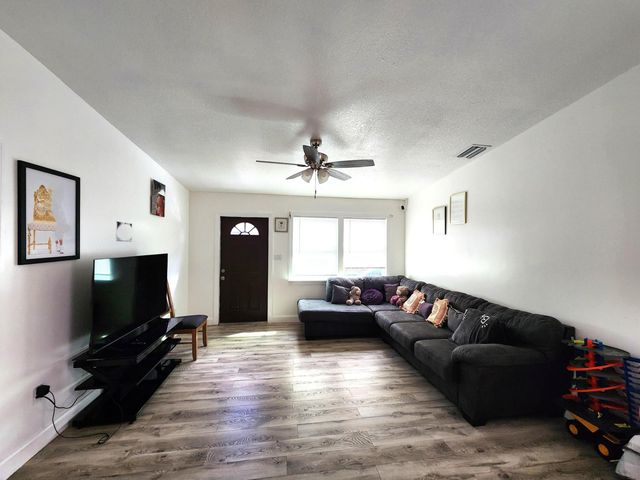 204 N 17th N Street, Fort Pierce, FL 34950