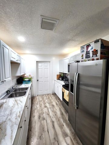 204 N 17th N Street, Fort Pierce, FL 34950