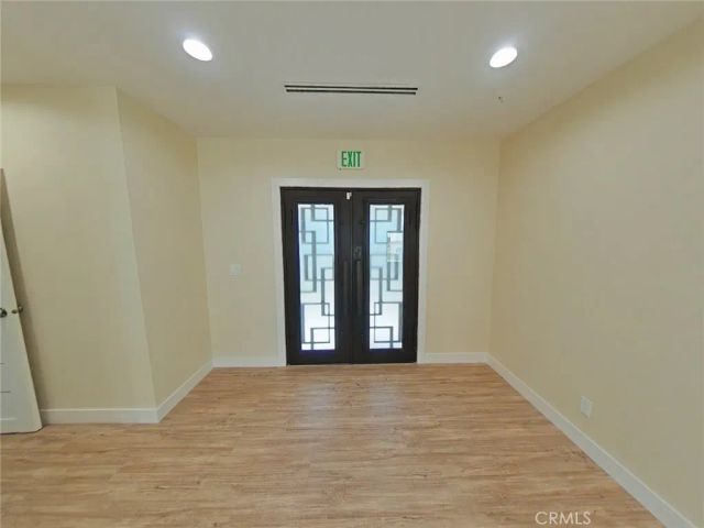 17633 Nordhoff, Northridge, CA 91325