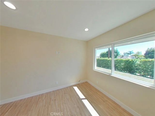 17633 Nordhoff, Northridge, CA 91325