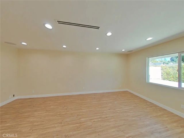 17633 Nordhoff, Northridge, CA 91325