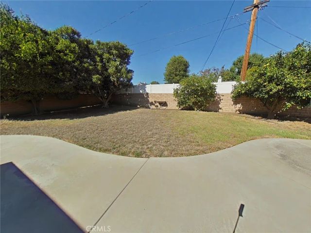 17633 Nordhoff, Northridge, CA 91325