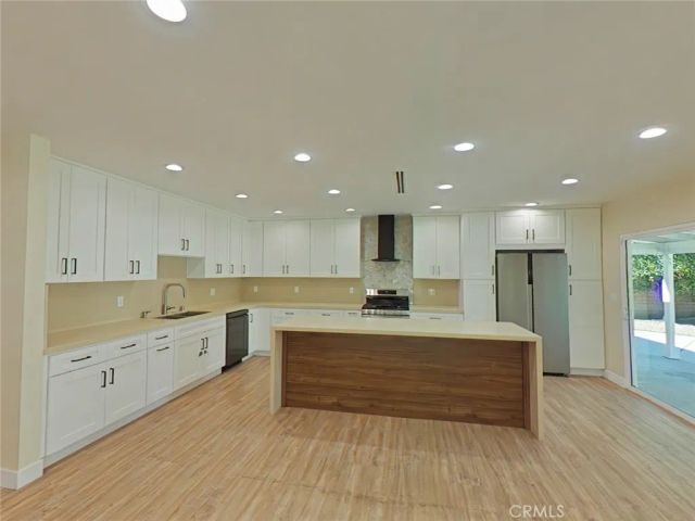 17633 Nordhoff, Northridge, CA 91325