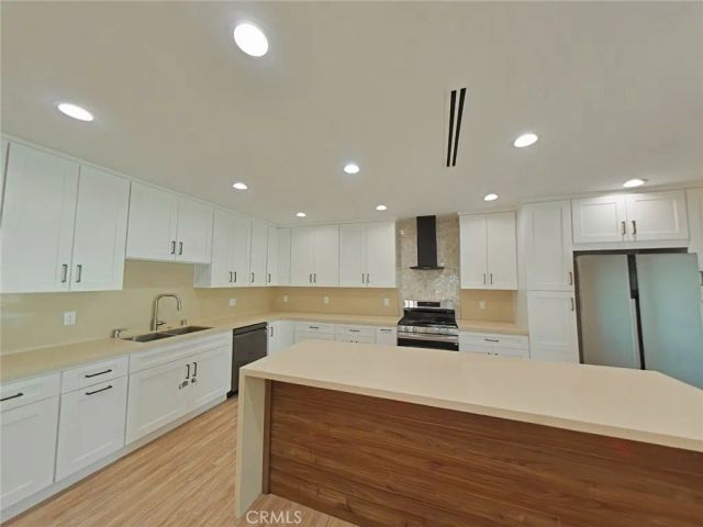 17633 Nordhoff, Northridge, CA 91325