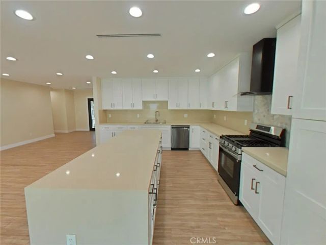 17633 Nordhoff, Northridge, CA 91325