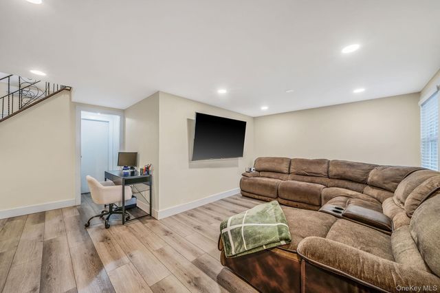 182 Crystal Brook Hollow Road, Port Jefferson Station, NY 11776