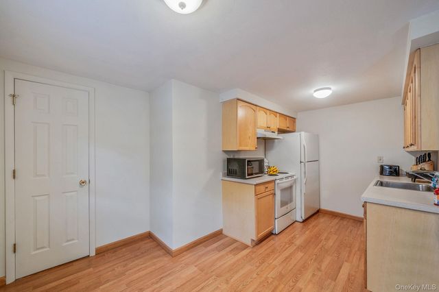 182 Crystal Brook Hollow Road, Port Jefferson Station, NY 11776