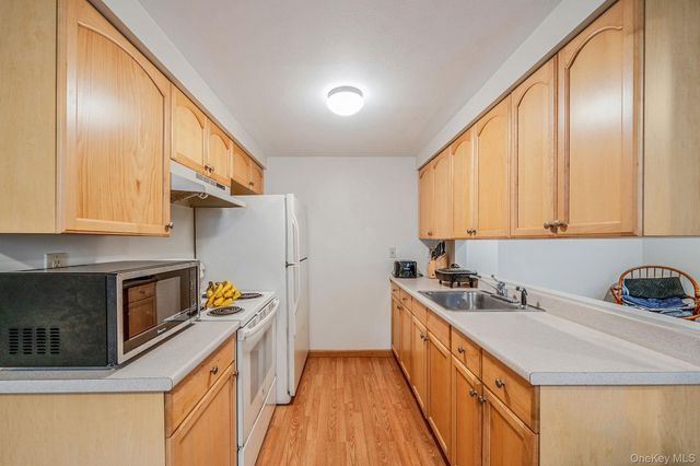 182 Crystal Brook Hollow Road, Port Jefferson Station, NY 11776