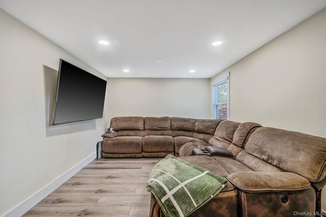 182 Crystal Brook Hollow Road, Port Jefferson Station, NY 11776