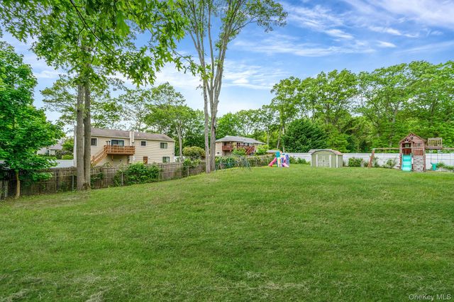 182 Crystal Brook Hollow Road, Port Jefferson Station, NY 11776