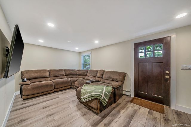 182 Crystal Brook Hollow Road, Port Jefferson Station, NY 11776