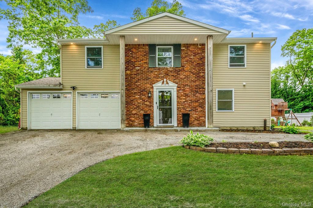 182 Crystal Brook Hollow Road, Port Jefferson Station, NY 11776