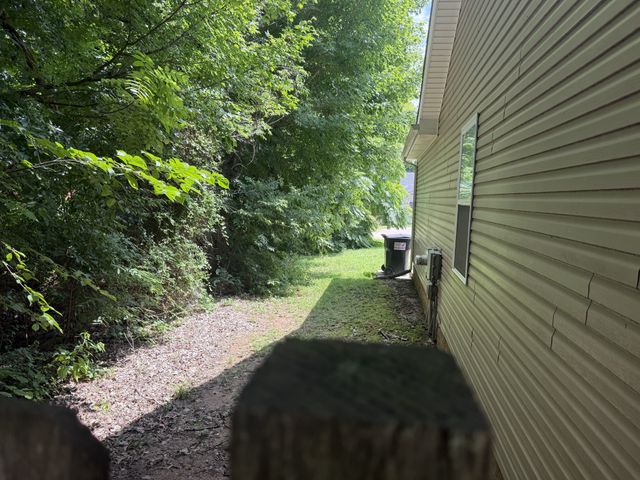 3828 Maliki Dr, Clarksville, TN 37042