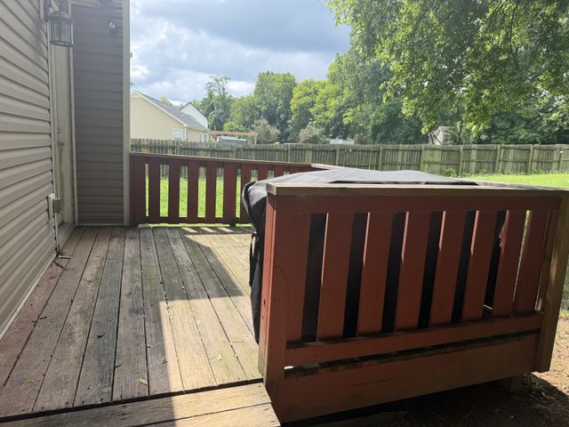 3828 Maliki Dr, Clarksville, TN 37042