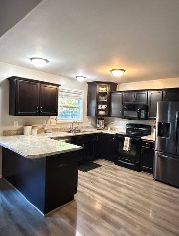 3828 Maliki Dr, Clarksville, TN 37042