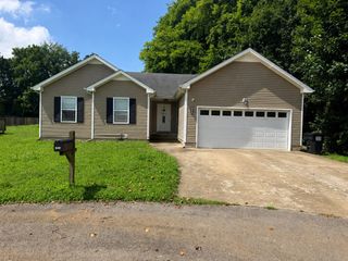 3828 Maliki Dr, Clarksville, TN 37042