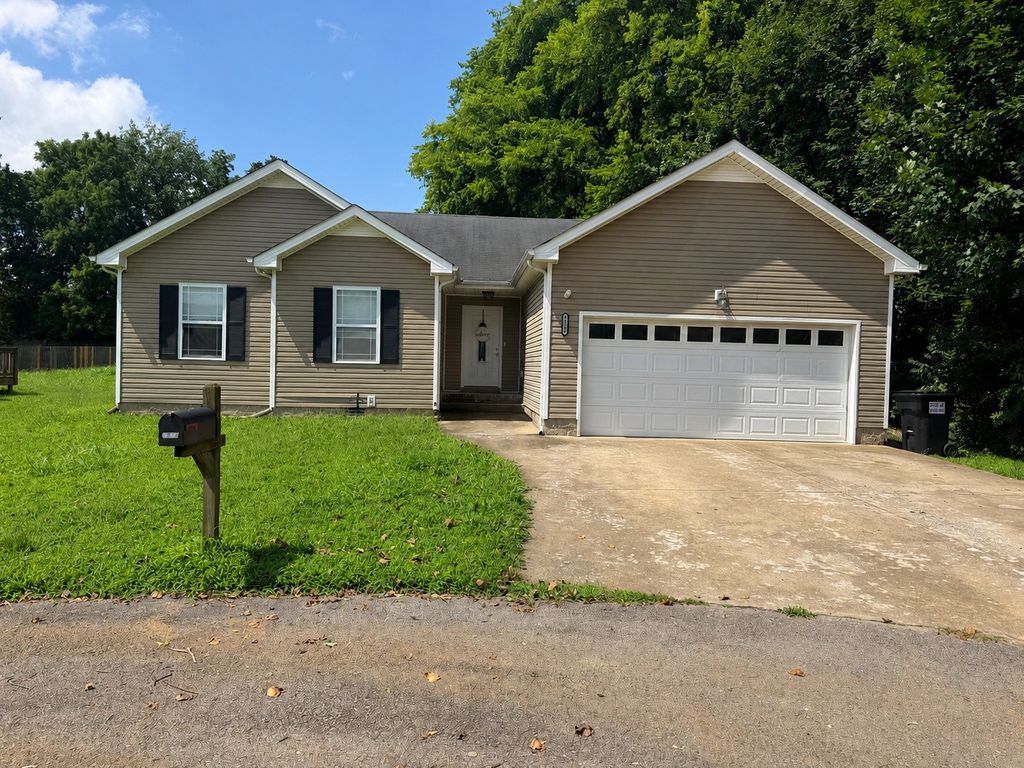 3828 Maliki Dr, Clarksville, TN 37042