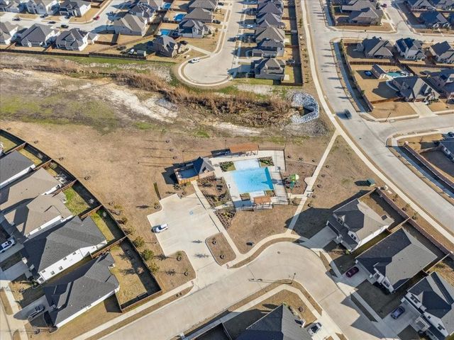 325 Adwood Drive, Waxahachie, TX 75165