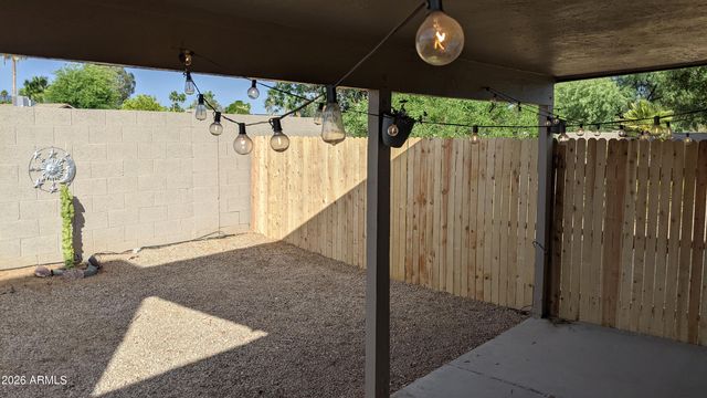 6221 E GELDING Drive, Scottsdale, AZ 85254