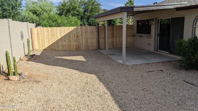 6221 E GELDING Drive, Scottsdale, AZ 85254