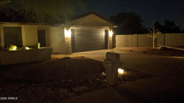 6221 E GELDING Drive, Scottsdale, AZ 85254
