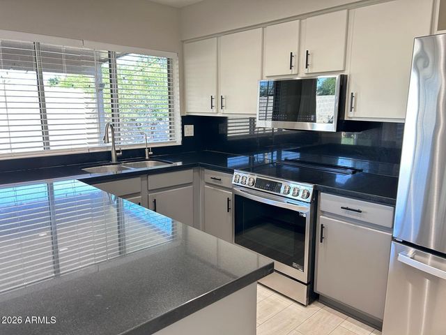 6221 E GELDING Drive, Scottsdale, AZ 85254