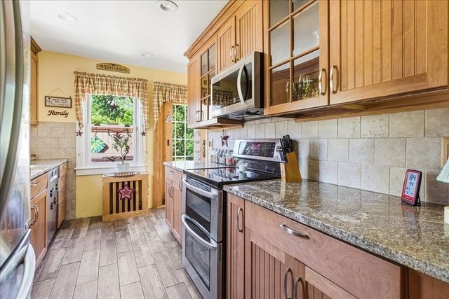 179 Rowayne Park, Bridgewater, MA 02324