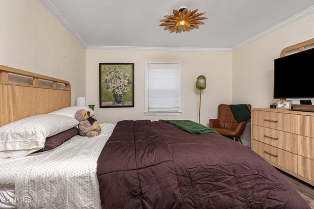 2040 Arkona Court, Niskayuna, NY 12309