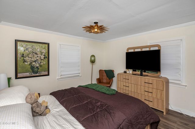 2040 Arkona Court, Niskayuna, NY 12309