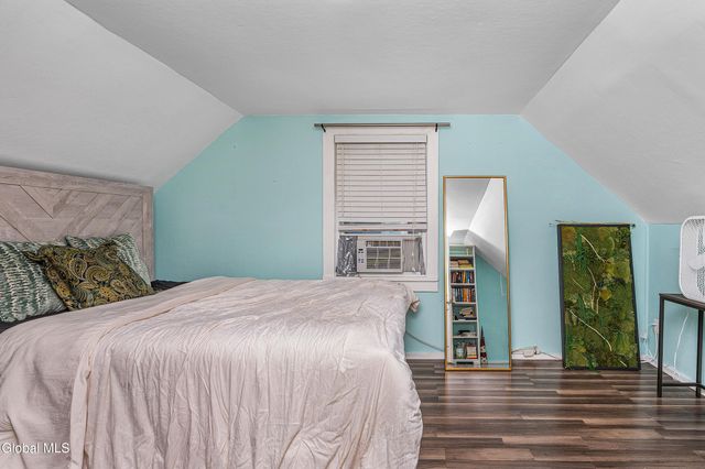 2040 Arkona Court, Niskayuna, NY 12309