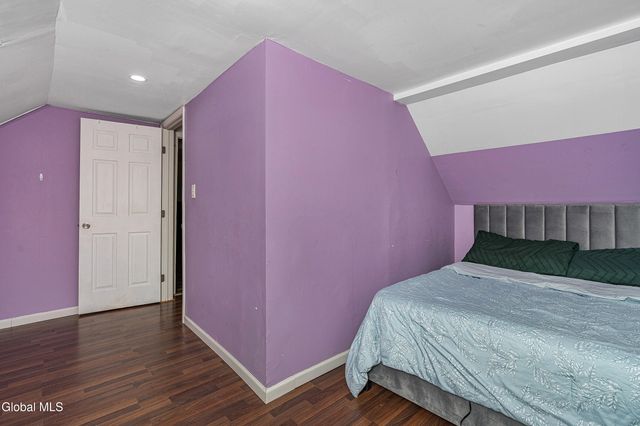 2040 Arkona Court, Niskayuna, NY 12309