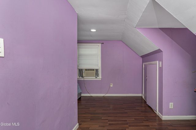 2040 Arkona Court, Niskayuna, NY 12309