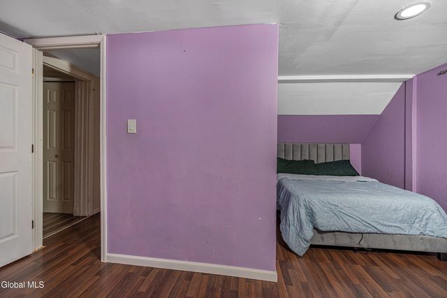 2040 Arkona Court, Niskayuna, NY 12309