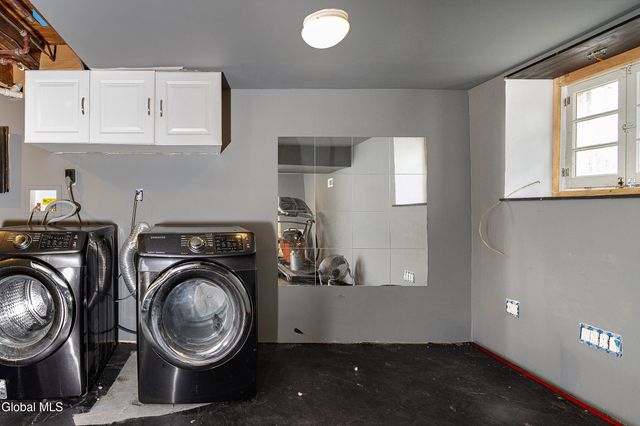 2040 Arkona Court, Niskayuna, NY 12309