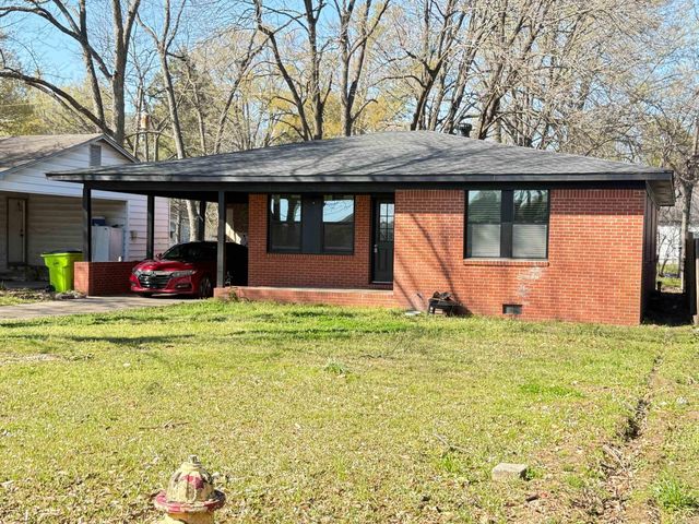 802 W 5th Street, Stuttgart, AR 72160