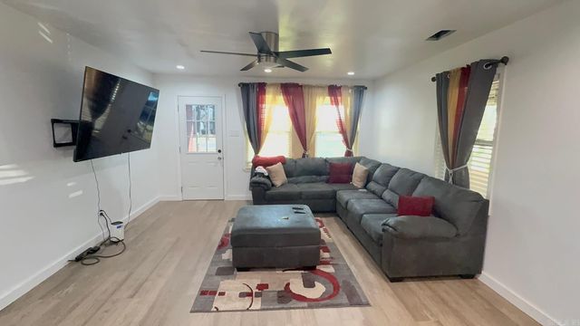 802 W 5th Street, Stuttgart, AR 72160