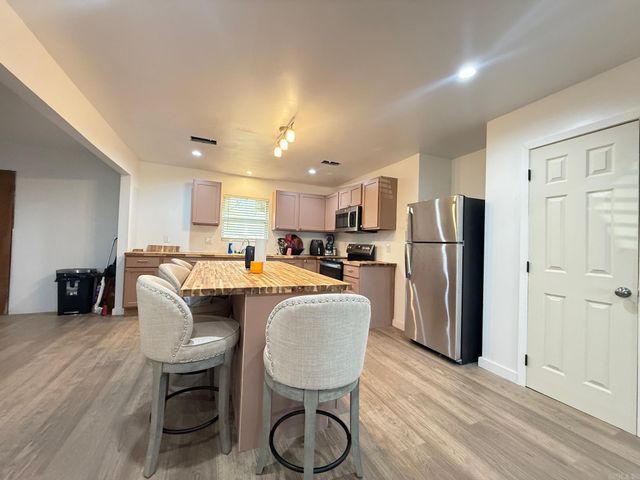 802 W 5th Street, Stuttgart, AR 72160