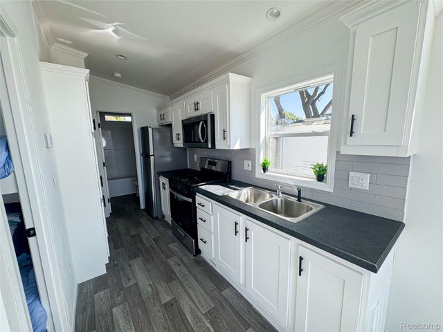 2 Serenity Shore, Fenton Charter Township, MI 48430