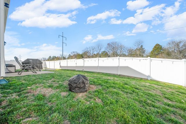 5097 Hunters Village Dr, Lebanon, TN 37087