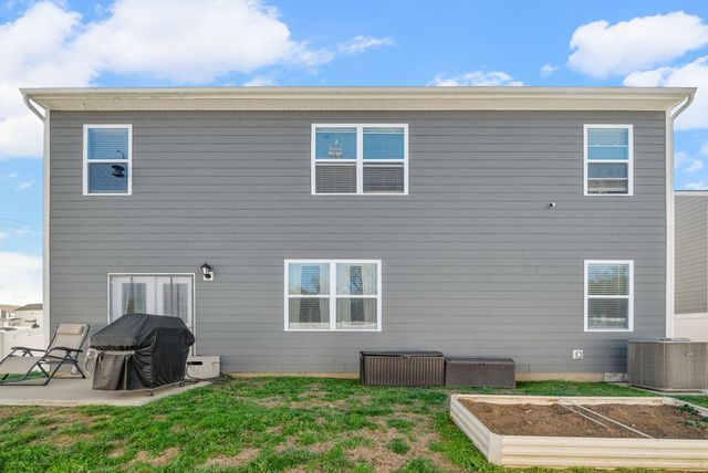 5097 Hunters Village Dr, Lebanon, TN 37087