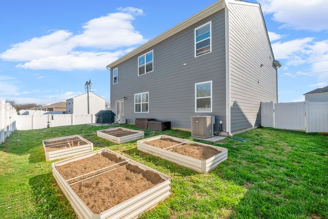 5097 Hunters Village Dr, Lebanon, TN 37087